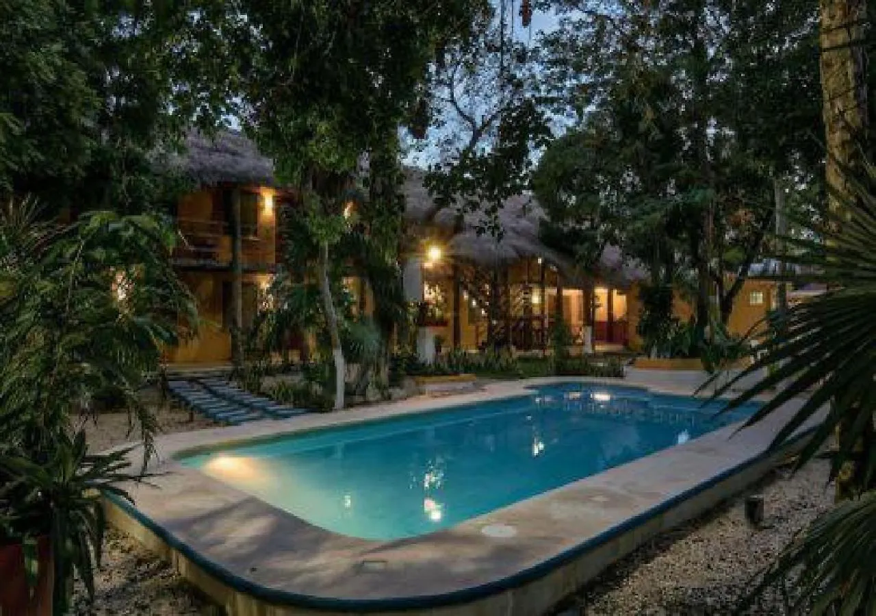 Esduma Iguanas Hotel Playa Del Carmen